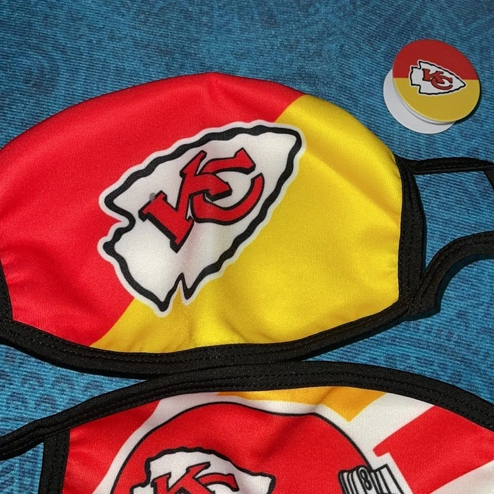 6/$20 New Set/2 KC Chiefs face mask w pop socket